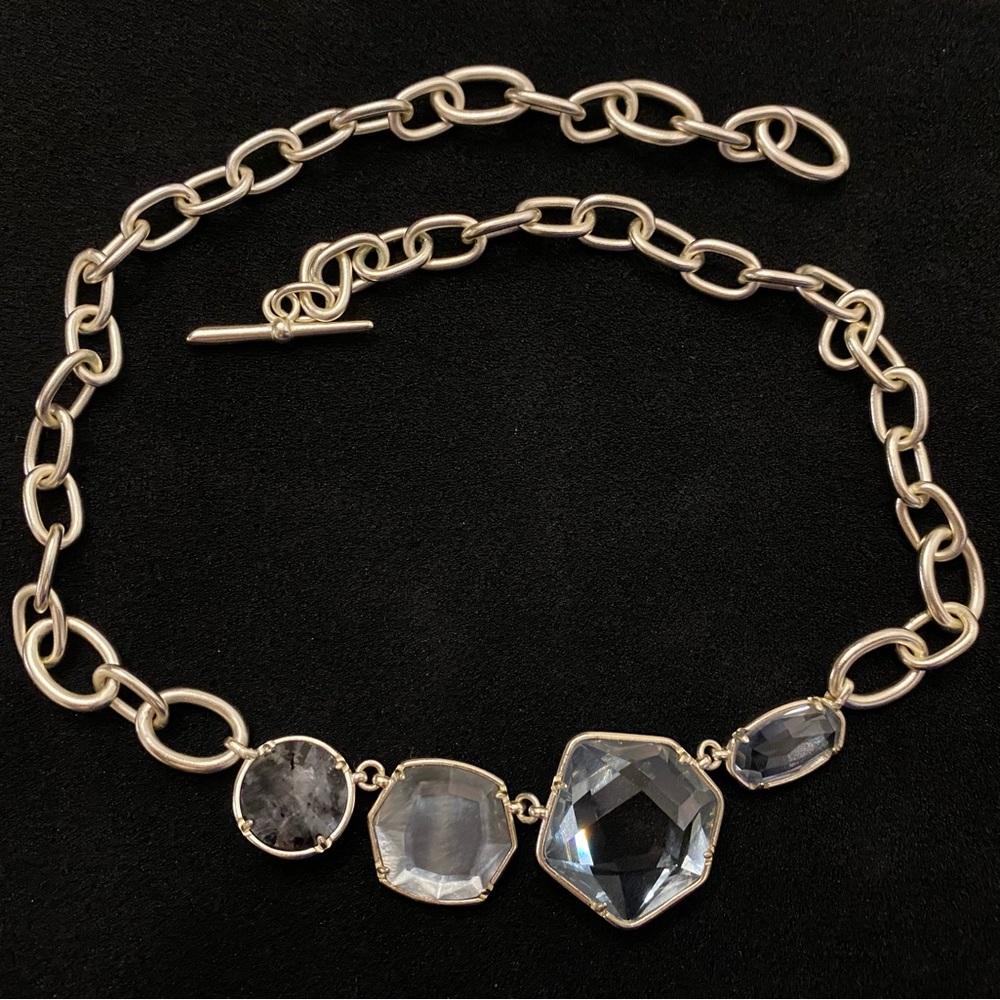 Kendra Scott necklace